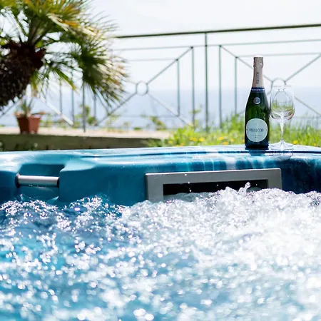 With Sea View Jacuzzi *