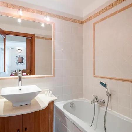 With Sea View Jacuzzi *