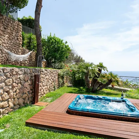 Villa With Sea View Jacuzzi