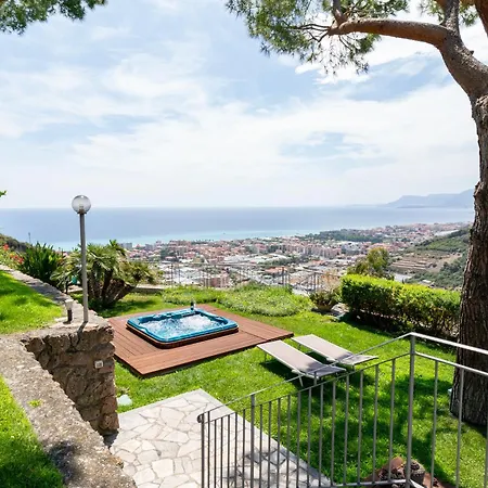 With Sea View Jacuzzi